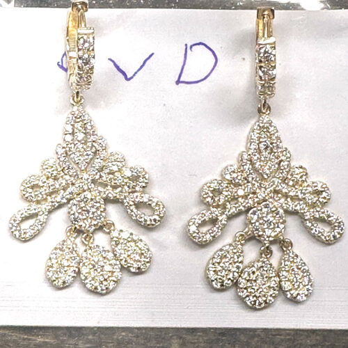 Elegant 14K Yellow Gold Diamond Dangle Earrings